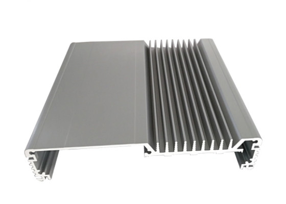 คอมพิวเตอร์อุตสาหกรรมแบบกำหนดเอง 6063 Aluminium Extrusion Heatsink
